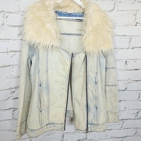 Some Days Lovin Shaggy Faux Fur Bleach Denim Jacket - Picture 3 of 9